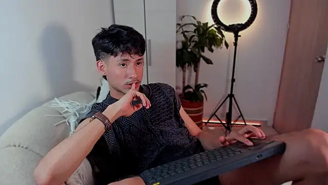 Snapshot of dimitri_targaryen chatting on January 2025 09:44:02 AM dimitri targaryen online show from January 2025 09:44:02 AM