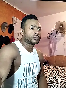 Snapshot of Negroricobaby chatting on February 2025 03:51:02 AM Negroricobaby online show from February 2025 03:51:02 AM