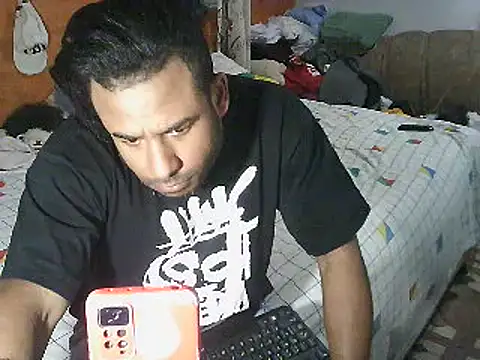 Snapshot of Negroricobaby chatting on March 2025 05:02:01 AM Negroricobaby online show from March 2025 05:02:01 AM