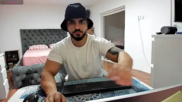 Snapshot of supermanboy94 chatting on November 2025 06:38:02 AM supermanboy94 online show from November 2025 06:38:02 AM