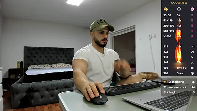 supermanboy94 online show from April 2026 06:26:02 AM