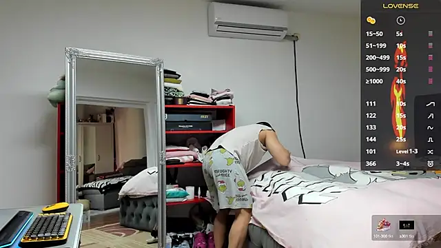 Snapshot of supermanboy94 chatting on February 2025 06:40:02 AM supermanboy94 online show from February 2025 06:40:02 AM