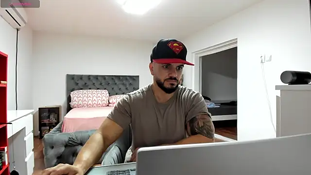 Snapshot of supermanboy94 chatting on November 2025 07:03:02 AM supermanboy94 online show from November 2025 07:03:02 AM