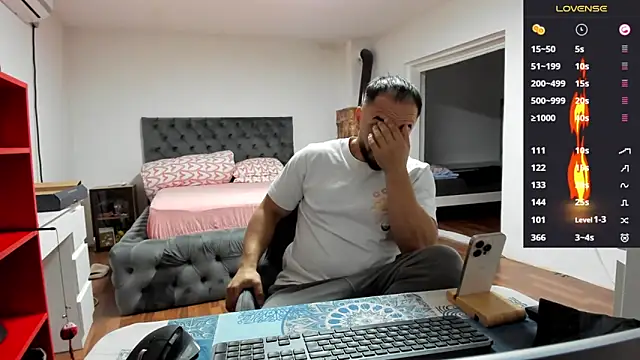 Snapshot of supermanboy94 chatting on November 2025 06:28:01 AM supermanboy94 online show from November 2025 06:28:01 AM