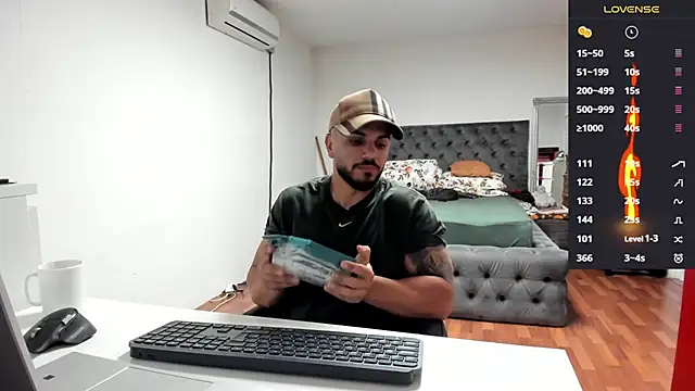 Snapshot of supermanboy94 chatting on October 2025 06:58:02 AM supermanboy94 online show from October 2025 06:58:02 AM