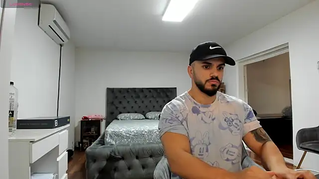 Snapshot of supermanboy94 chatting on November 2025 06:35:01 AM supermanboy94 online show from November 2025 06:35:01 AM