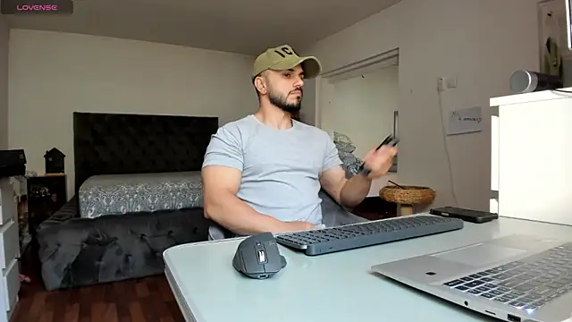 supermanboy94 online show from April 2026 05:35:01 AM