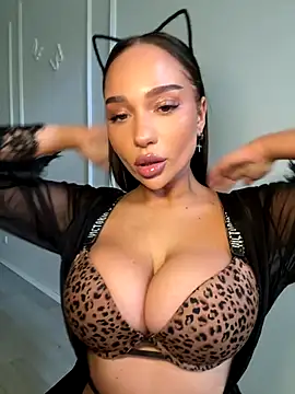 Snapshot of CardiSweetBaby chatting on September 2025 11:38:01 AM CardiSweetBaby online show from September 2025 11:38:01 AM