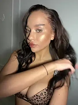 Snapshot of CardiSweetBaby chatting on January 2025 02:57:01 PM CardiSweetBaby online show from January 2025 02:57:01 PM