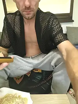 Snapshot of SquirtLover_XL chatting on October 2025 05:24:01 PM SquirtLover XL online show from October 2025 05:24:01 PM