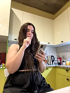 Karolina llove online show from November 2025 11:08:02 PM