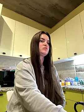 Karolina llove online show from November 2025 06:41:01 AM