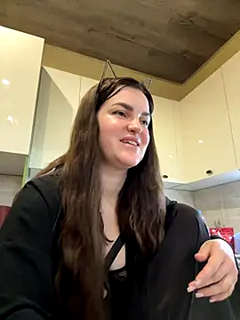 Karolina llove online show from October 2025 02:04:01 PM