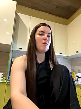 Karolina llove online show from November 2025 03:49:01 PM