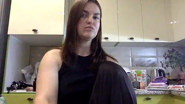 Karolina llove online show from September 2025 06:15:02 PM