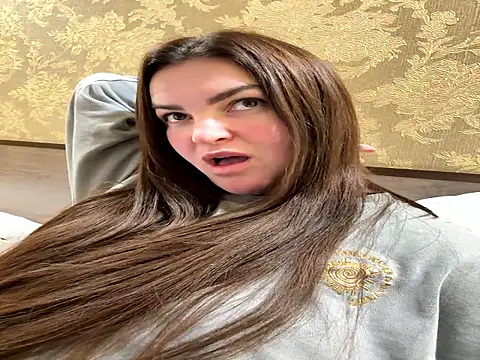 Karolina llove online show from November 2025 11:21:02 AM