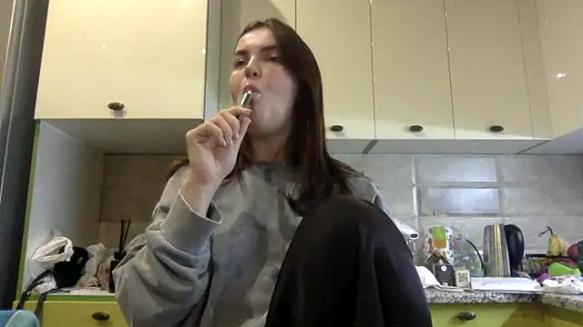 Karolina llove online show from October 2025 07:51:01 PM