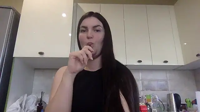 Karolina llove online show from October 2025 01:23:01 PM