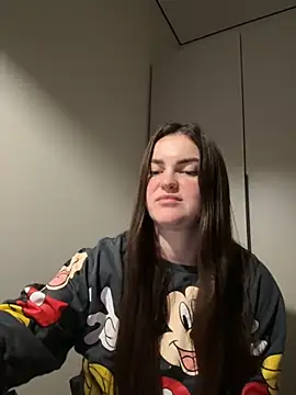 Karolina llove online show from December 2025 06:03:01 AM