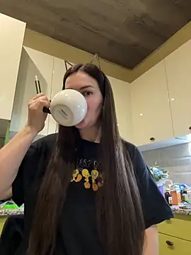 Karolina llove online show from October 2025 08:28:02 PM