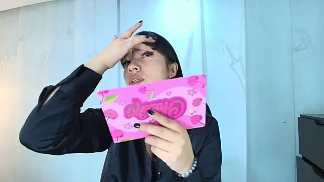 lina bedoya  online show from December 2025 11:49:01 AM