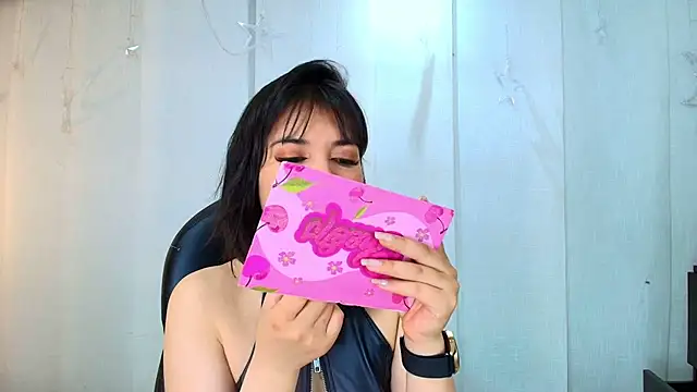 Snapshot of lina_bedoya_ chatting on March 2026 11:40:02 AM lina bedoya online show from March 2026 11:40:02 AM