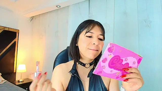 lina bedoya  online show from June 2026 11:37:02 AM
