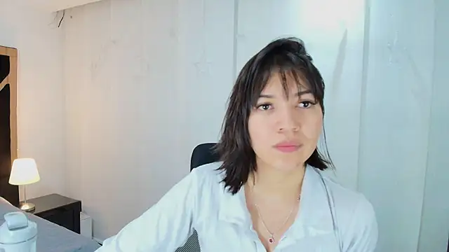lina bedoya  online show from October 2025 11:34:02 AM