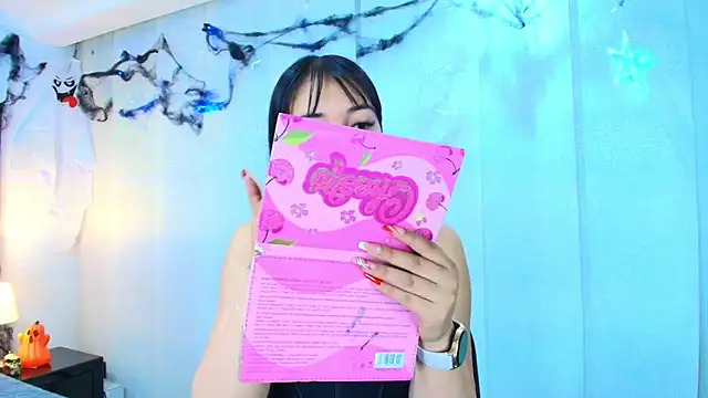 lina bedoya  online show from October 2025 11:42:01 AM