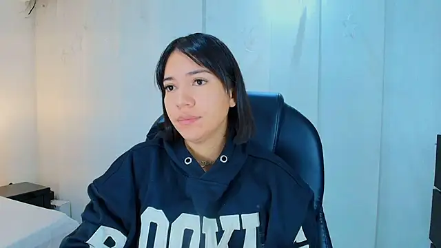 lina bedoya  online show from November 2025 11:43:02 AM