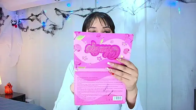 lina bedoya  online show from October 2025 11:42:02 AM