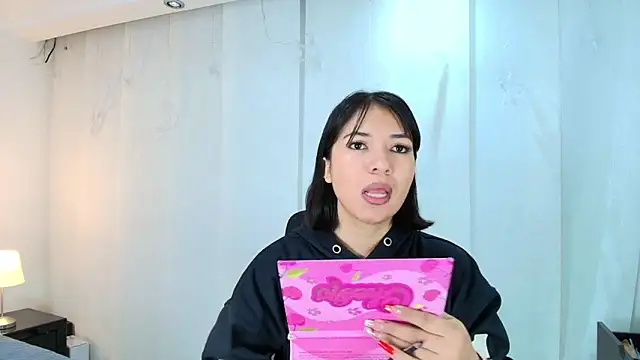 lina bedoya  online show from October 2025 11:33:01 AM