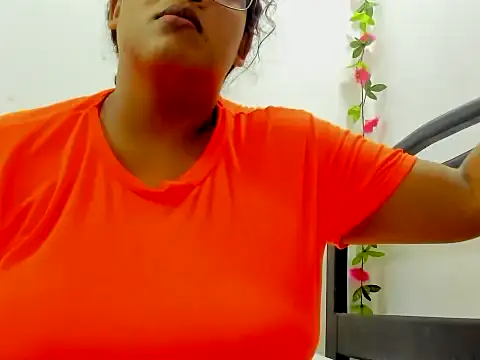 Kika teem online show from November 2025 11:27:02 PM