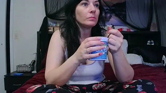 CrystalLakeXO online show from February 2026 11:29:01 AM