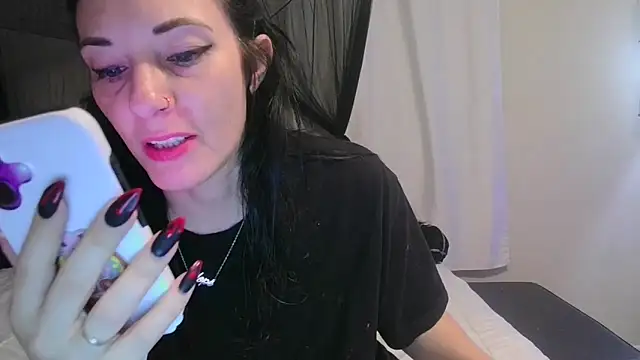 CrystalLakeXO online show from April 2026 10:33:01 PM