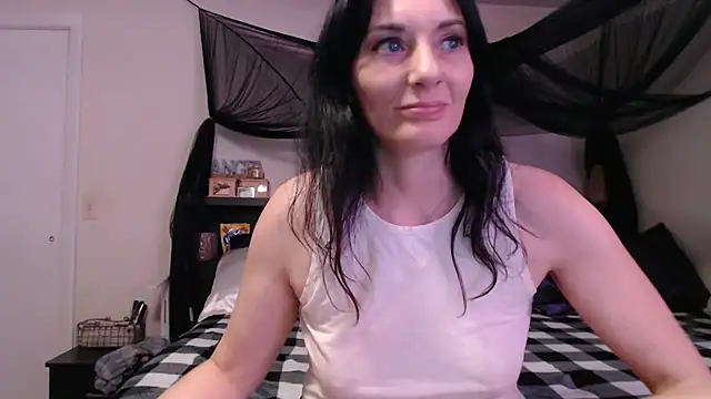 Snapshot of CrystalLakeXO chatting on June 2026 05:51:02 AM CrystalLakeXO online show from June 2026 05:51:02 AM