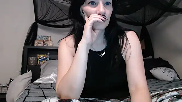 Snapshot of CrystalLakeXO chatting on June 2026 05:57:02 AM CrystalLakeXO online show from June 2026 05:57:02 AM
