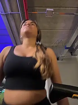 Snapshot of SaraParisi chatting on November 2025 05:06:02 PM SaraParisi online show from November 2025 05:06:02 PM