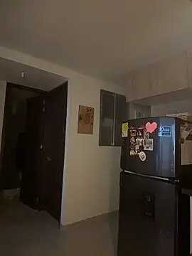 Snapshot of SaraParisi chatting on December 2025 10:42:01 PM SaraParisi online show from December 2025 10:42:01 PM