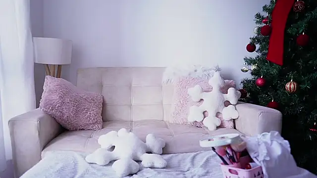 Snapshot of SaraParisi chatting on November 2025 10:32:01 PM SaraParisi online show from November 2025 10:32:01 PM