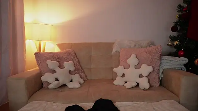 Snapshot of SaraParisi chatting on November 2025 10:54:01 PM SaraParisi online show from November 2025 10:54:01 PM