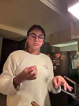 SaraParisi online show from January 2026 11:21:02 PM