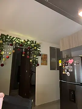 Snapshot of SaraParisi chatting on November 2025 10:54:01 PM SaraParisi online show from November 2025 10:54:01 PM