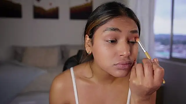 Snapshot of SaraParisi chatting on October 2025 10:30:02 PM SaraParisi online show from October 2025 10:30:02 PM