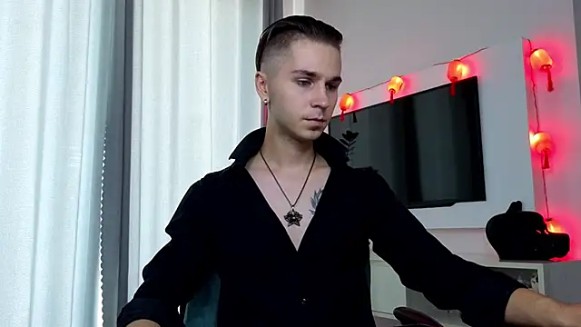 Joseph  Quinn online show from April 2026 07:45:01 AM