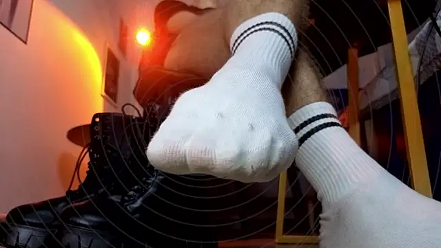 Joseph  Quinn online show from January 2026 01:40:02 PM