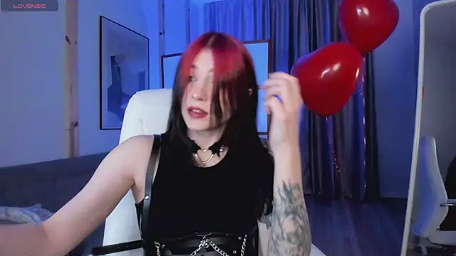 Snapshot of arielabradberry chatting on February 2025 02:44:02 PM arielabradberry online show from February 2025 02:44:02 PM