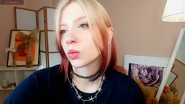 arielabradberry online show from December 2025 01:10:01 PM