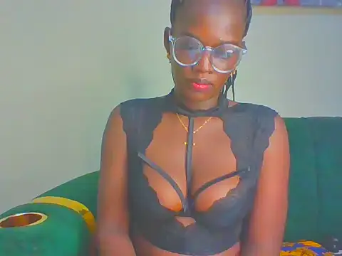 cutesmiling online show from July 2026 10:38:01 PM