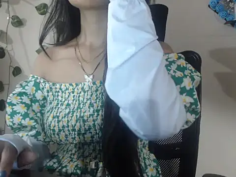 Snapshot of emma_06@xh chatting on June 2026 03:34:01 PM emma 06xh online show from June 2026 03:34:01 PM